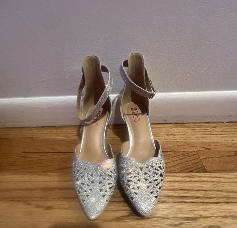 Didifu Silver Glitter Rhinestone Ankle Strap Pointed Toe Heels Size 7